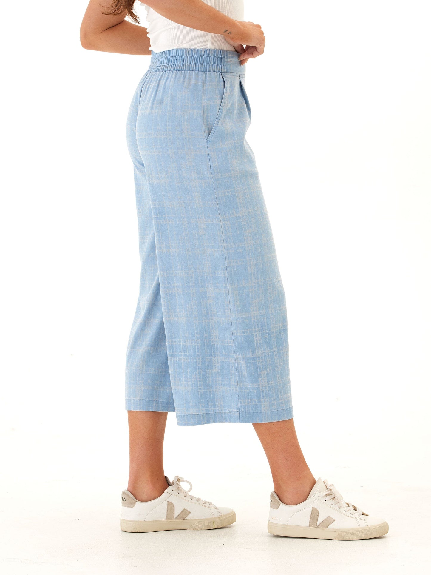 Alora Grid Plaid Stretch Chambray Capri Pant