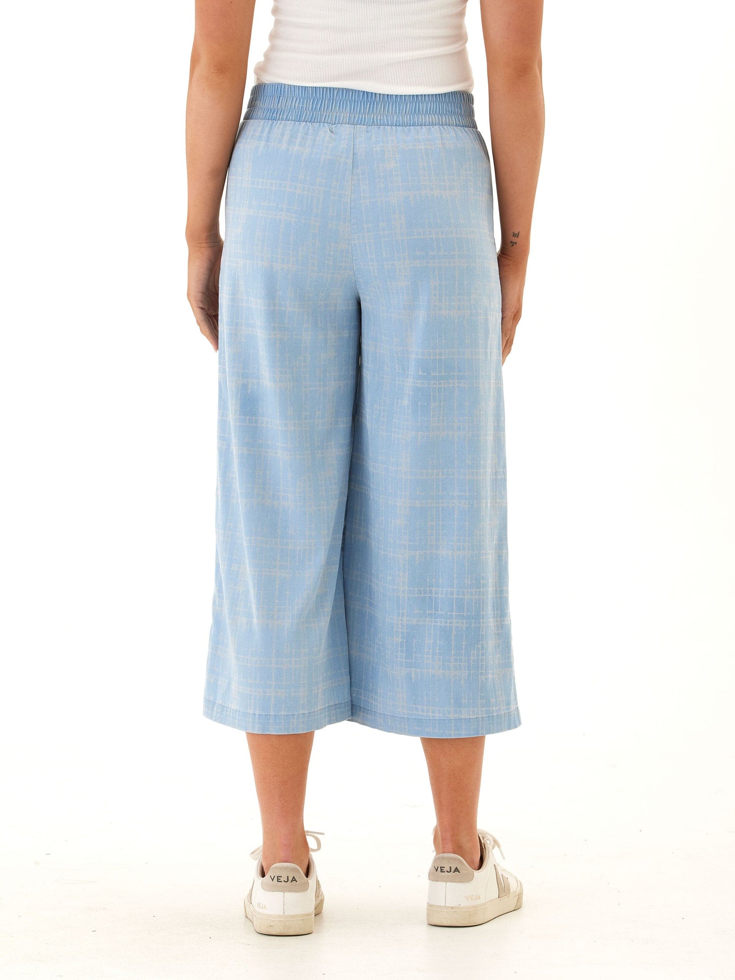 Alora Grid Plaid Stretch Chambray Capri Pant