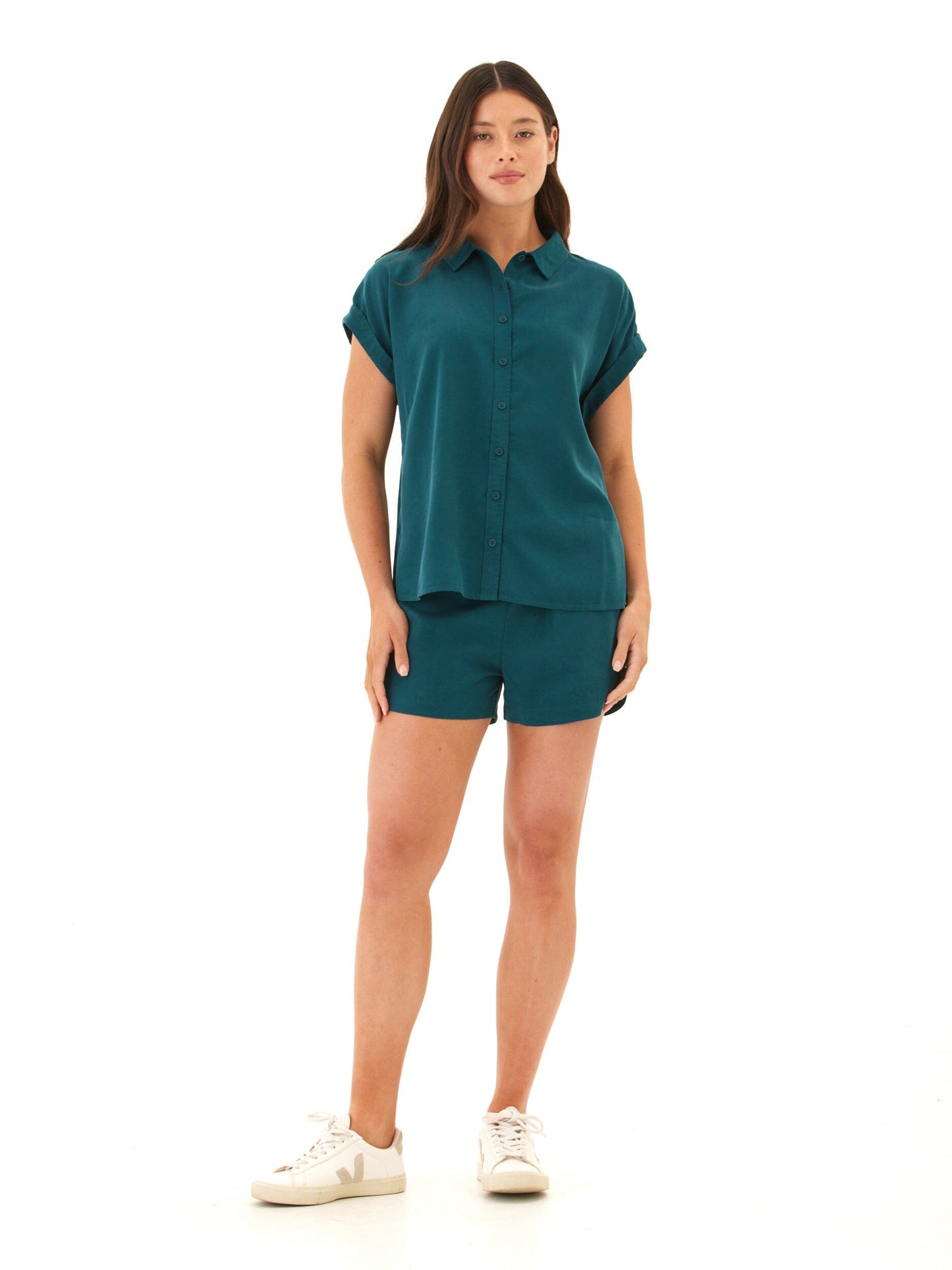 Sonia Breezy Linen Tulip-Hem Short