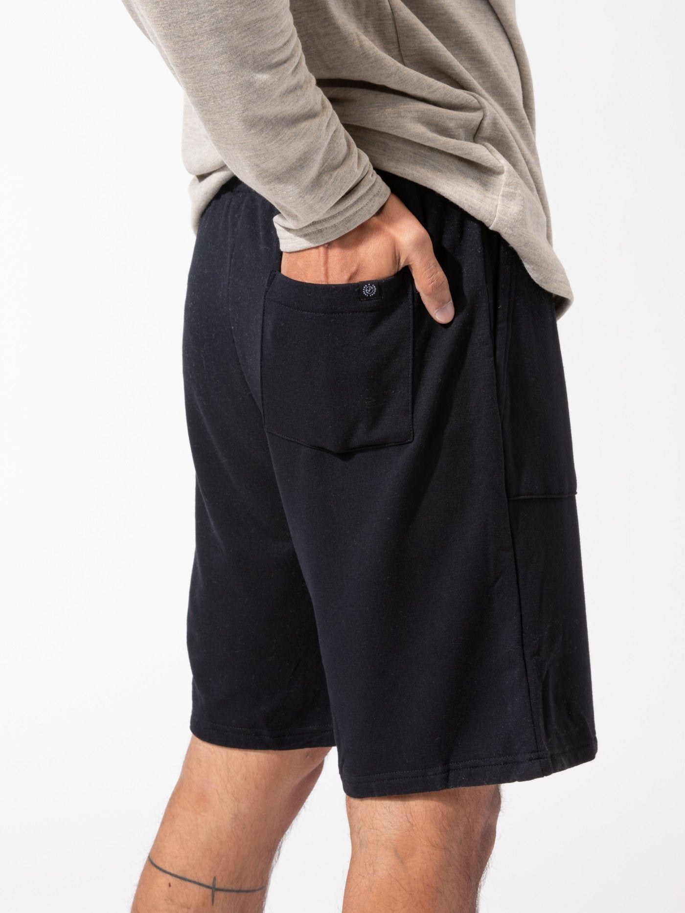 Casper Feather Fleece Short 9"
