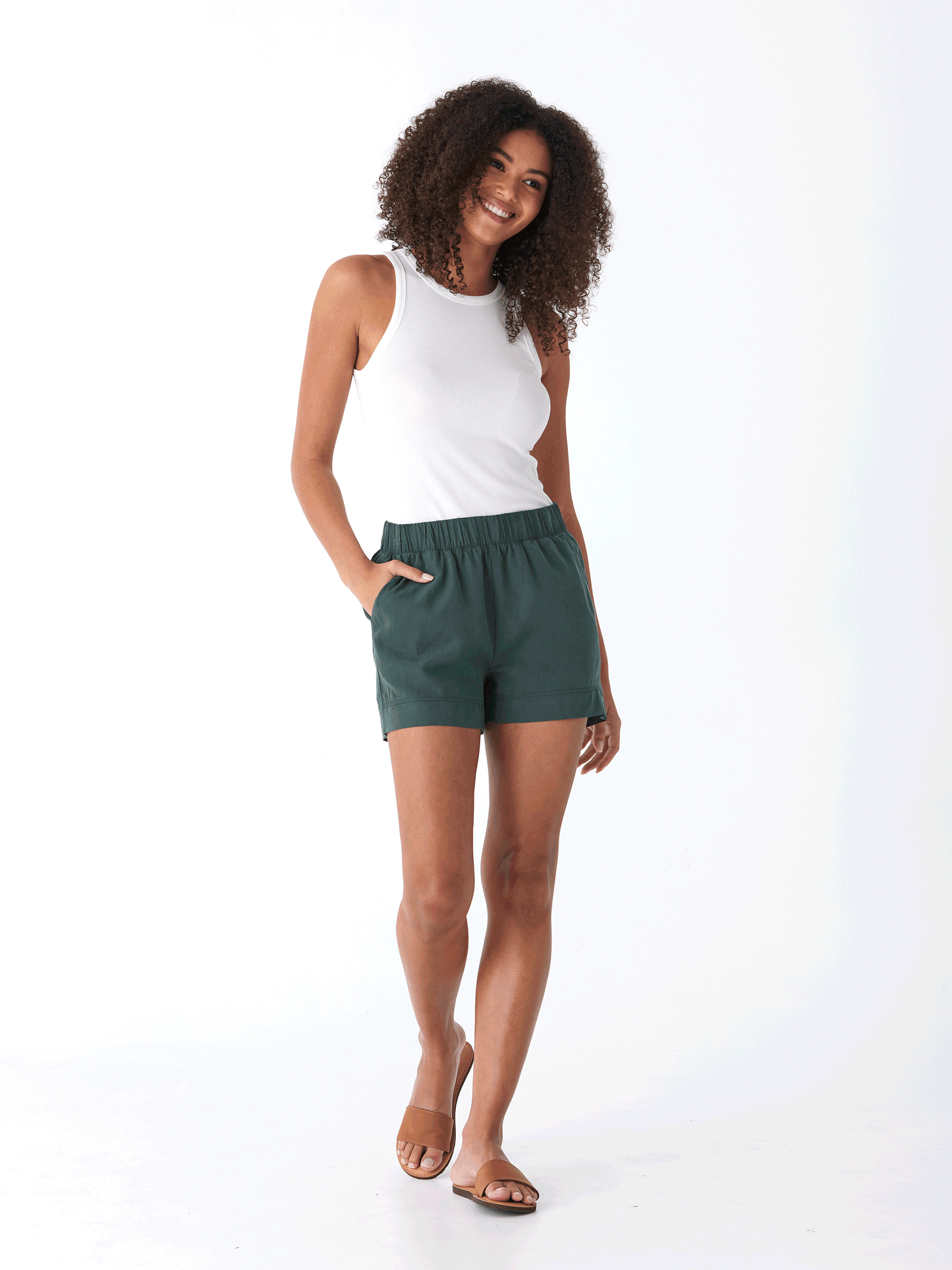Angelina Breezy Linen Short 3"