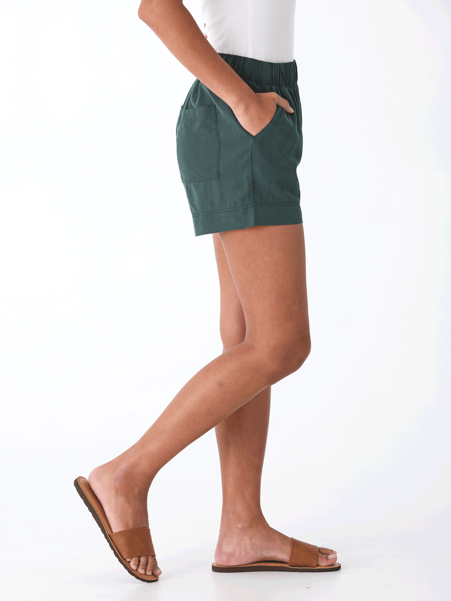 Angelina Breezy Linen Short 3"