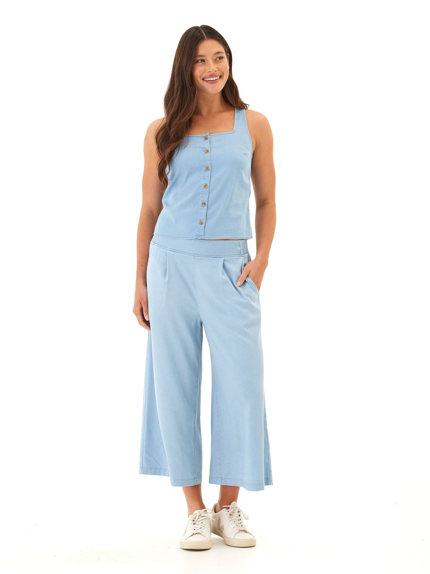 Alora Stretch Chambray Capri Pant